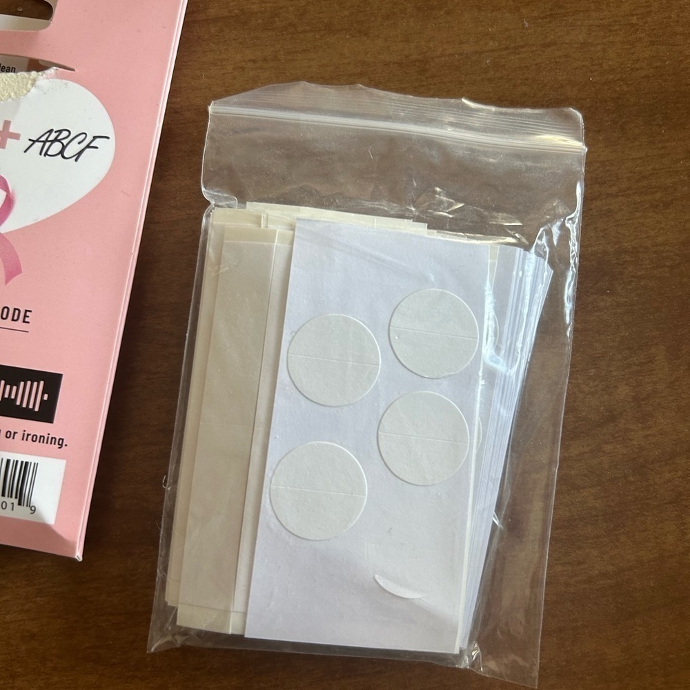 Busties Double Sided Clothing and Body Tape 100 strips 25 Dots Only 1 Dot used - Picture 3 of 4